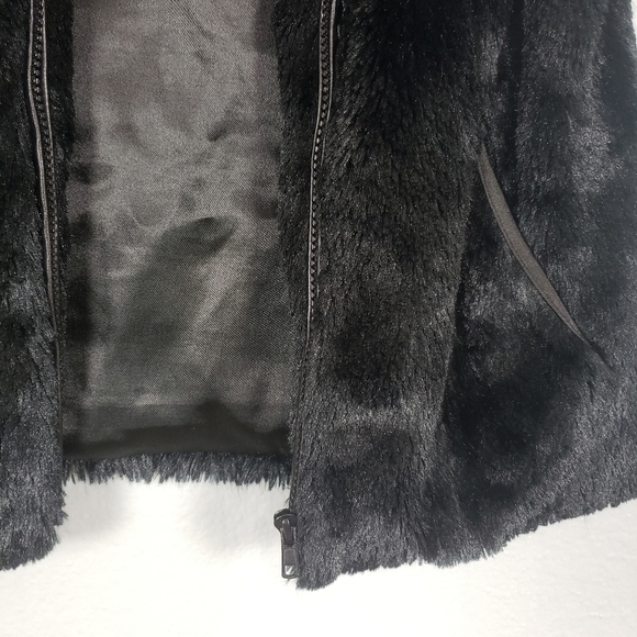 CEJION Faux Fur Vest Black Sz M - Picture 7 of 10